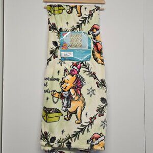 NWT Viral Winnie the Pooh Christmas Blanket